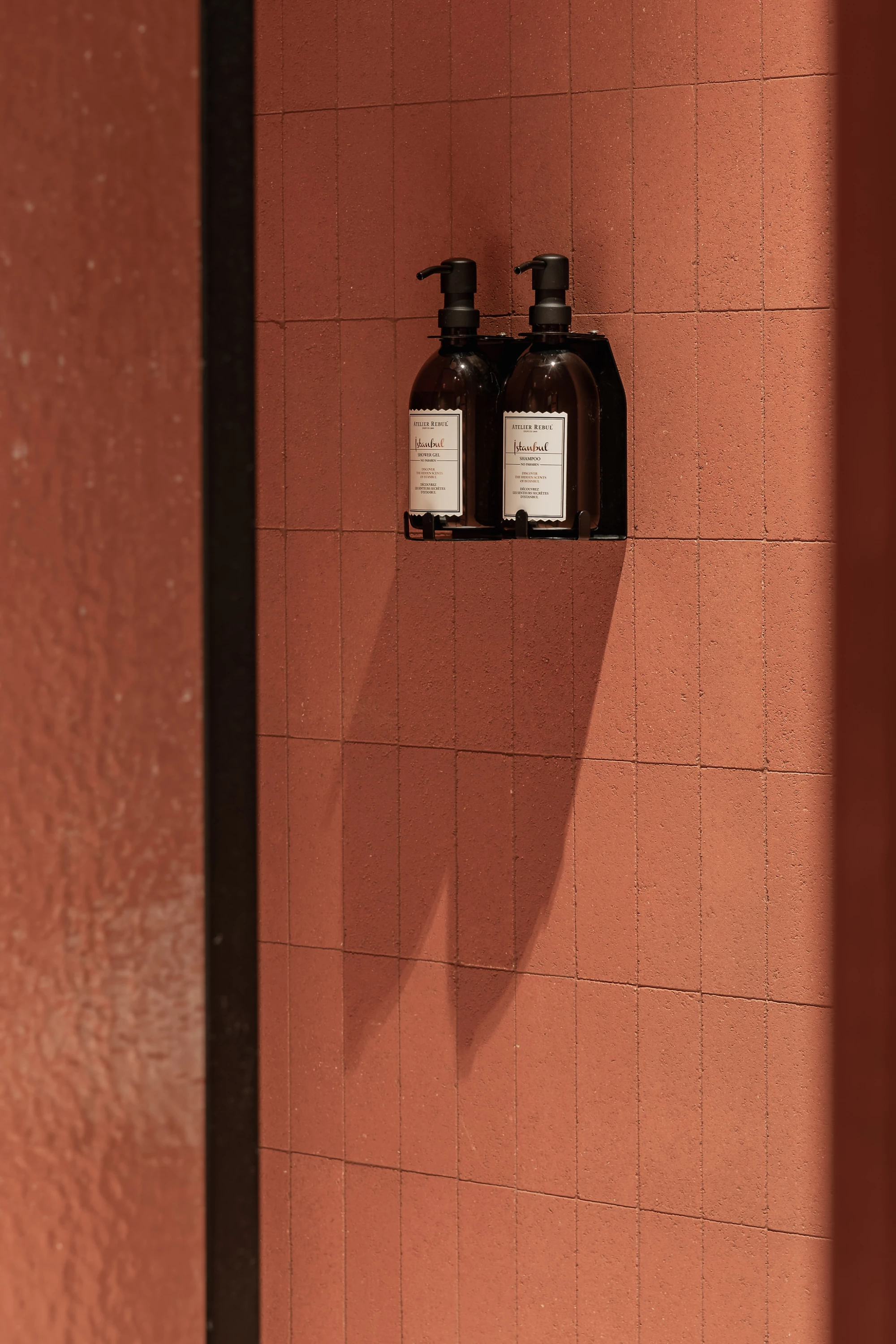 Atelier Rebul close up douche badkamer Boho Chic B&B Herenhuis Izegem